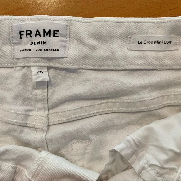 Frame “Le Crop Mid-Rise Mini Bootcut” Jeans in White | Size 23 - Picture 12 of 17